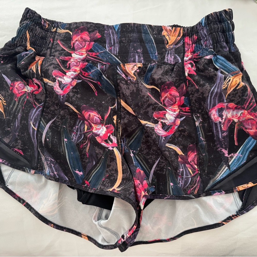 Lululemon hottie hot high-rise size 8-3 inch